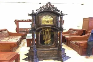 Vận Chuyển Đồng Hồ Cây Gỗ Mun, Gỗ Hương – An Giang Logistics: Giữ Trọn Tiếng Chuông, Sáng Bóng Mặt Kính