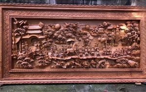 Vận Chuyển Tranh Gỗ Vinh Quy Bái Tổ – An Giang Logistics: Giữ Trọn Nét Đục, Vẹn Nguyên Khung Tranh