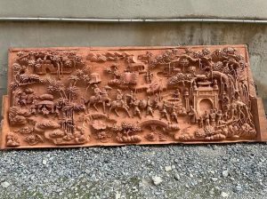 Vận Chuyển Tranh Gỗ Vinh Quy Bái Tổ – An Giang Logistics: Giữ Trọn Nét Đục, Vẹn Nguyên Khung Tranh