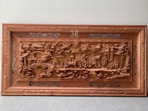 Vận Chuyển Tranh Gỗ Vinh Quy Bái Tổ – An Giang Logistics: Giữ Trọn Nét Đục, Vẹn Nguyên Khung Tranh