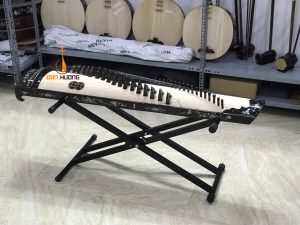 Vận Chuyển Đàn Tranh, Đàn Tỳ Bà Gỗ Quý – An Giang Logistics: Âm Thanh Vang Vọng, Thân Đàn Vẹn Nguyên